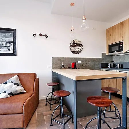 Ych-delizioso Monolocale Con Terrazzo Lägenhet