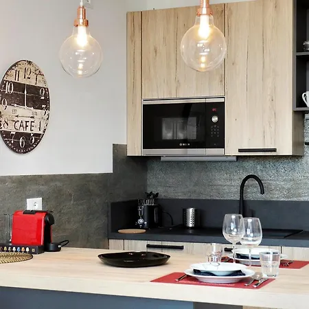 Ych-delizioso Monolocale Con Terrazzo Lägenhet *
