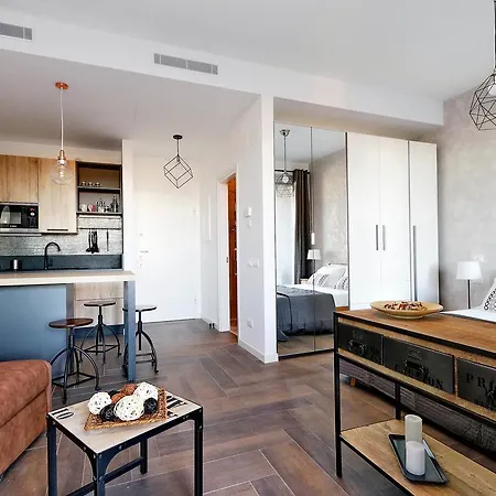 Ych-delizioso Monolocale Con Terrazzo Lägenhet *