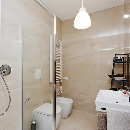 Ych-delizioso Monolocale Con Terrazzo Lägenhet