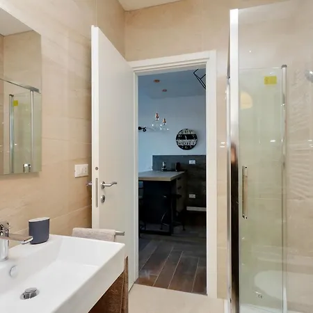 Ych-delizioso Monolocale Con Terrazzo *