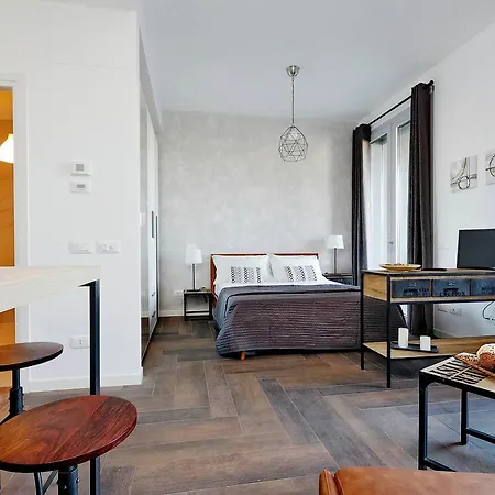 Ych-delizioso Monolocale Con Terrazzo Roma